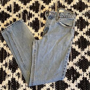JUNIORS/WOMENS 90’s VINTAGE LEVI JEANS 100% COTTON